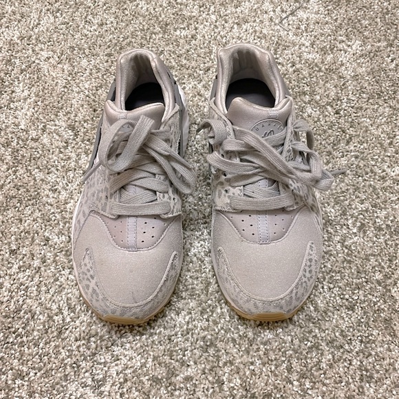 Nike Other - Girls Nike shoes, grey, leopard good condition, size 4, almost new